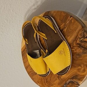 Romano girls sandals size 40